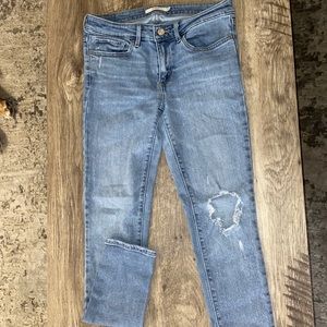 Levi jeans size 27
